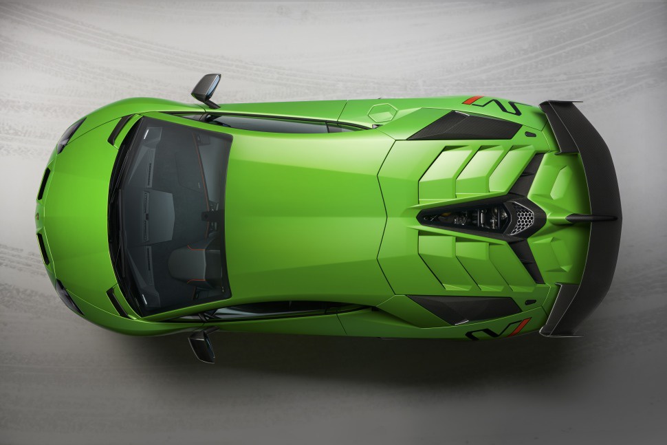 Aventador technical specifications and fuel economy